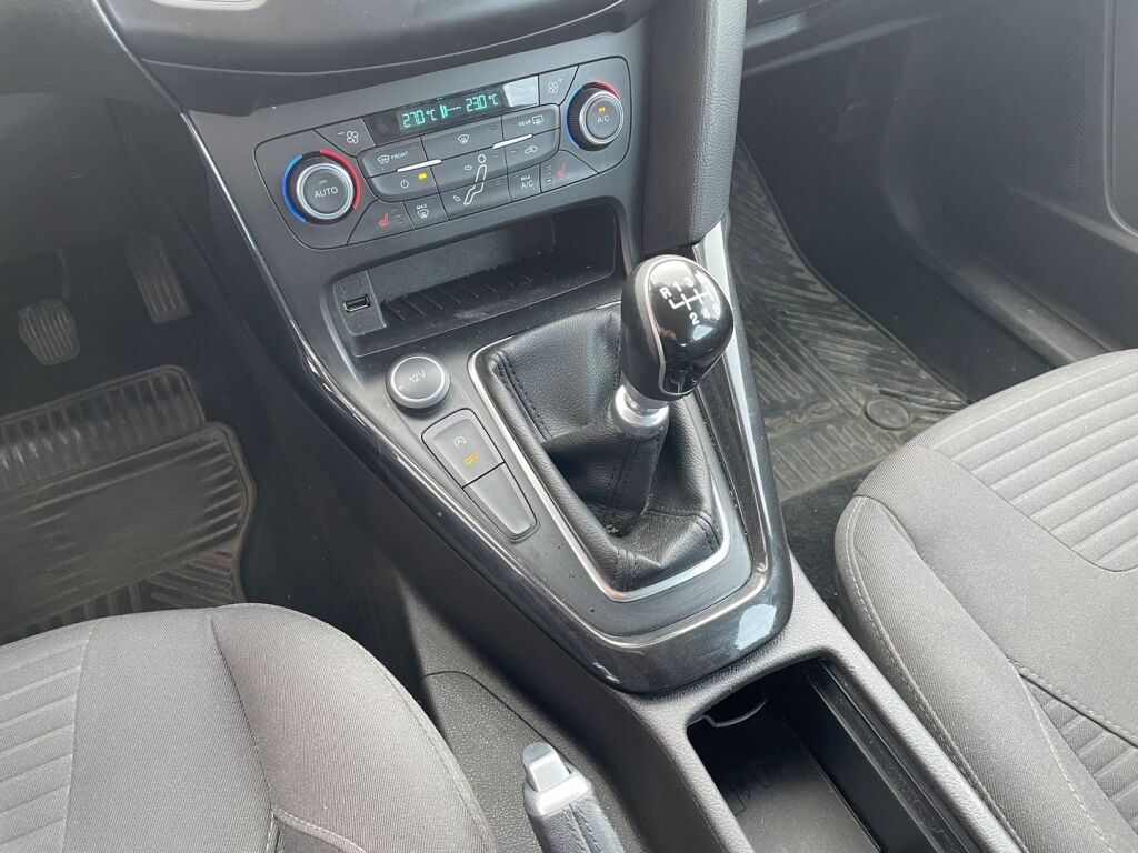 Ford Focus 2016 Sininen