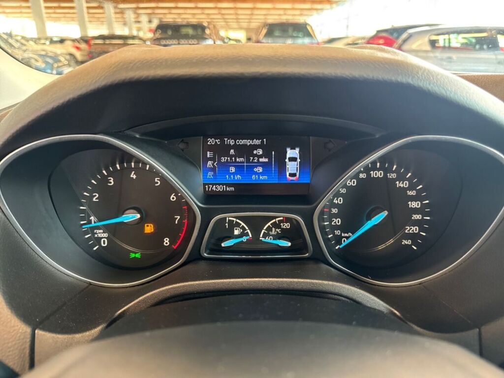 Ford Focus 2016 Sininen
