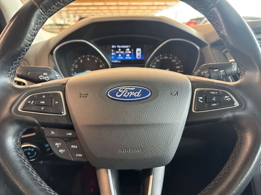 Ford Focus 2016 Sininen