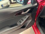 Mazda Mazda3 2016 Punainen
