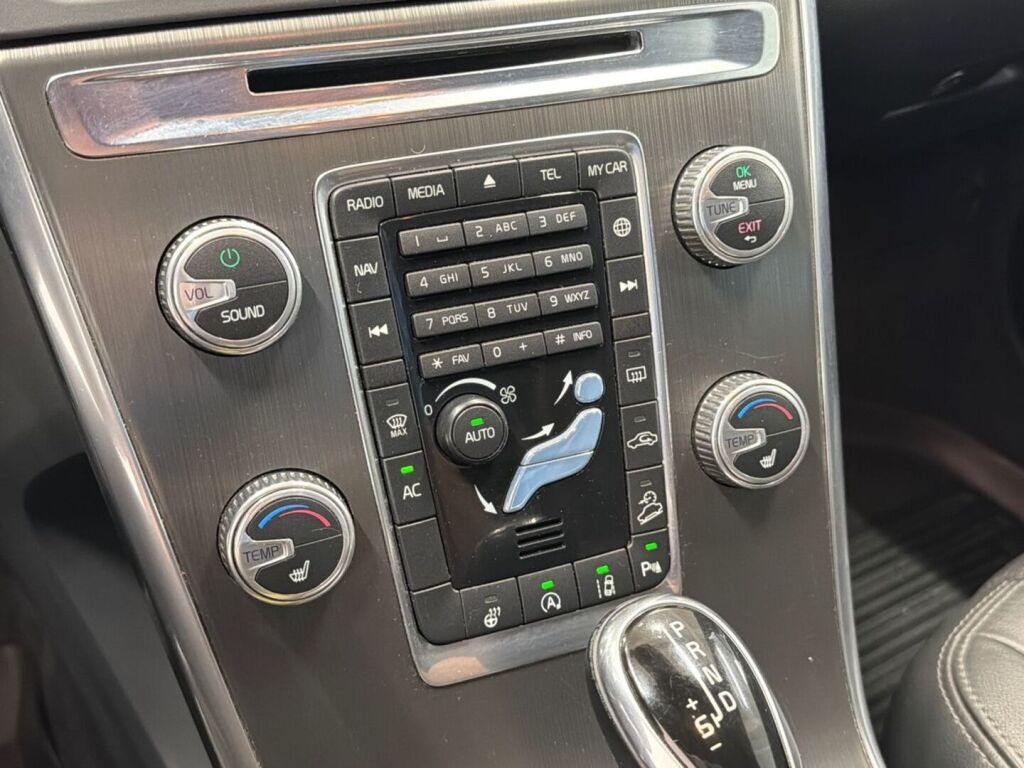 Volvo XC60 2016 Sininen