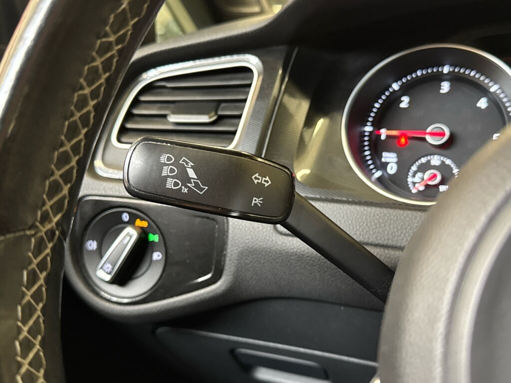 Volkswagen Golf 2016 Harmaa