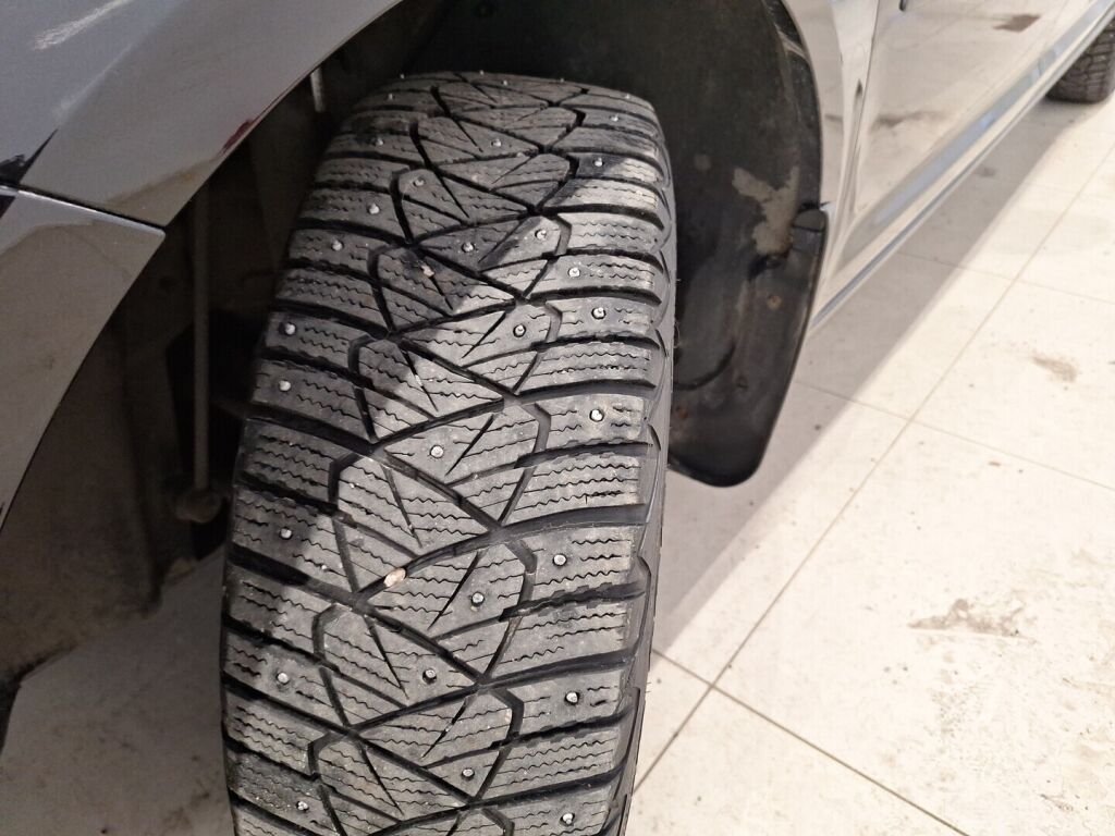 Volkswagen Caddy Maxi 2016 Musta