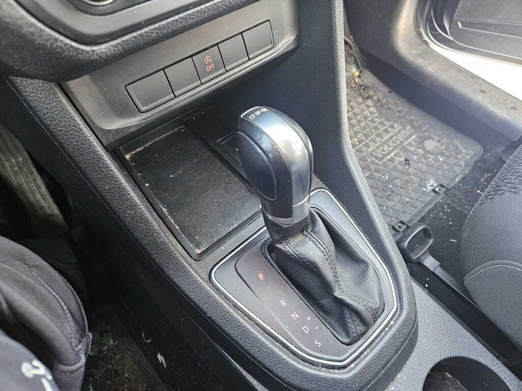 Volkswagen Caddy Maxi 2016 Musta