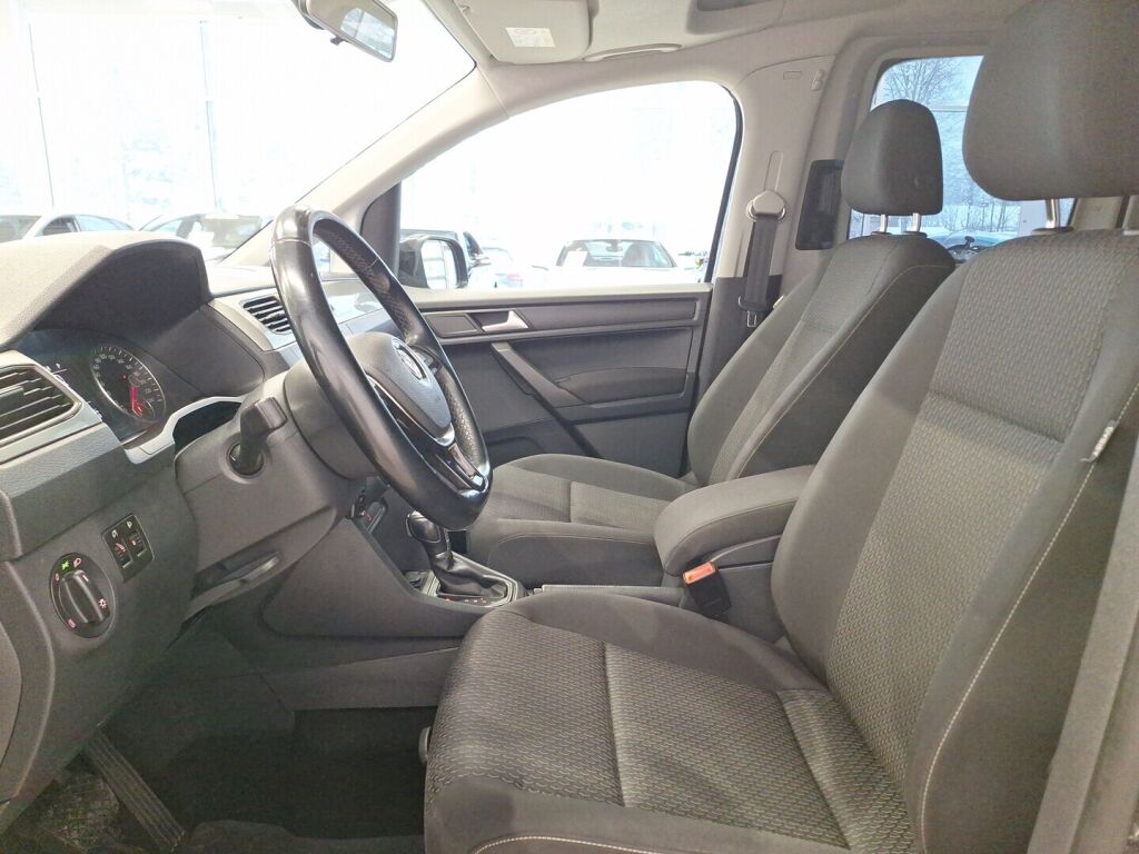 Volkswagen Caddy Maxi 2016 Musta