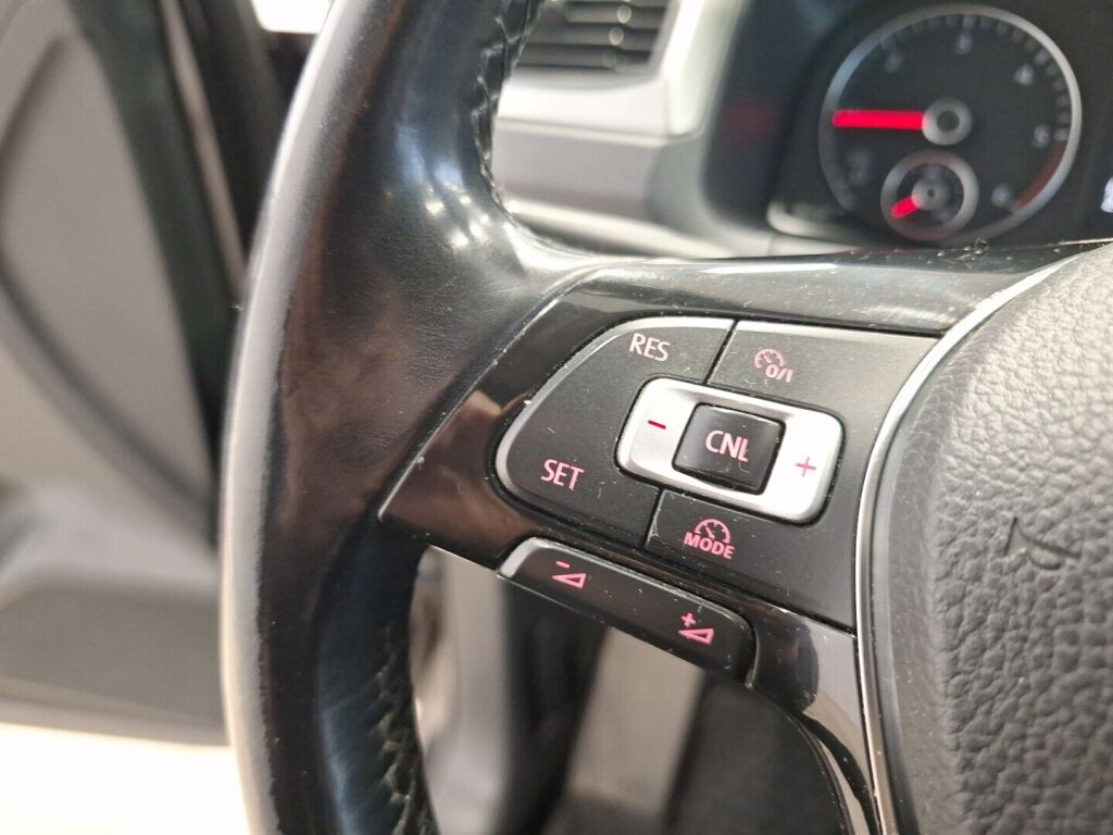 Volkswagen Caddy Maxi 2016 Musta