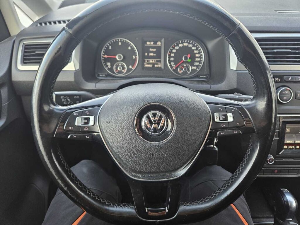 Volkswagen Caddy Maxi 2016 Musta