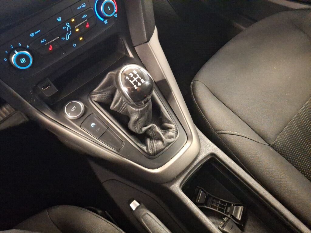 Ford Focus 2016 Sininen