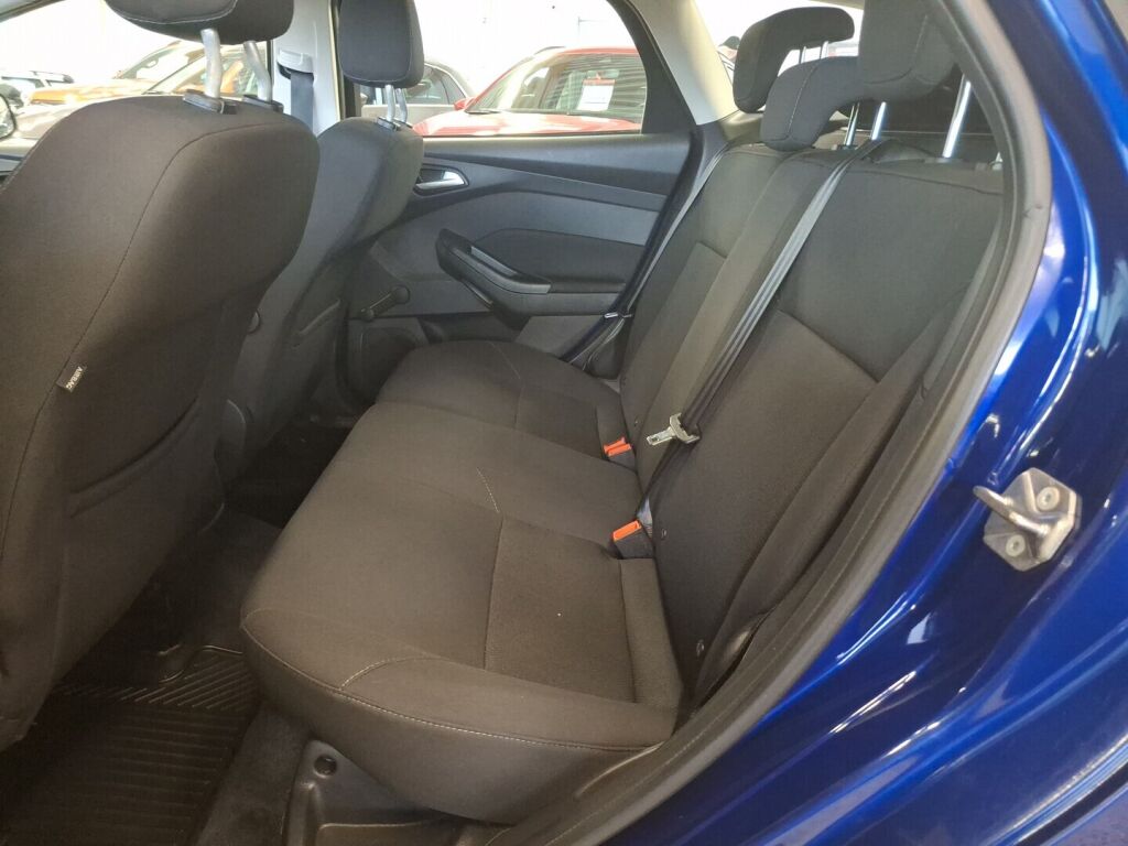 Ford Focus 2016 Sininen