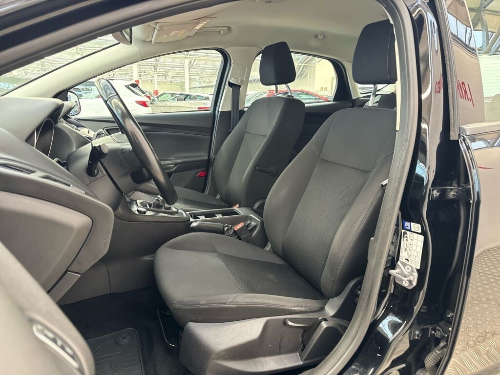 Ford Focus 2016 Musta