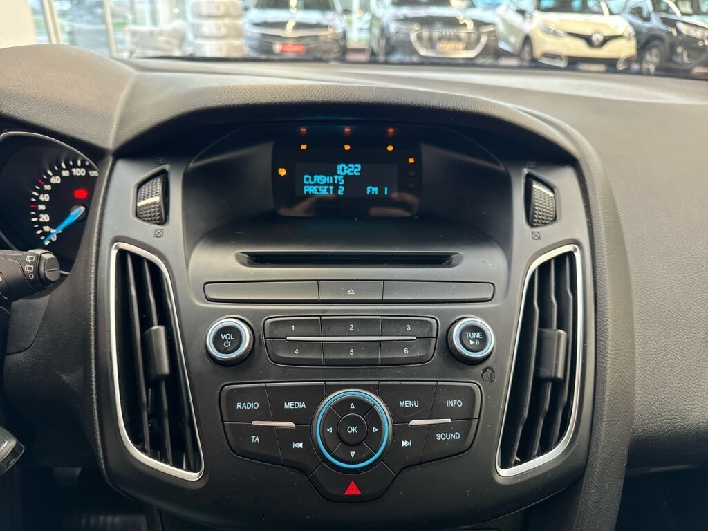 Ford Focus 2016 Musta