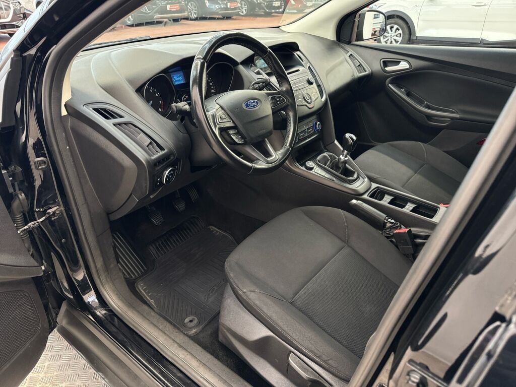 Ford Focus 2016 Musta
