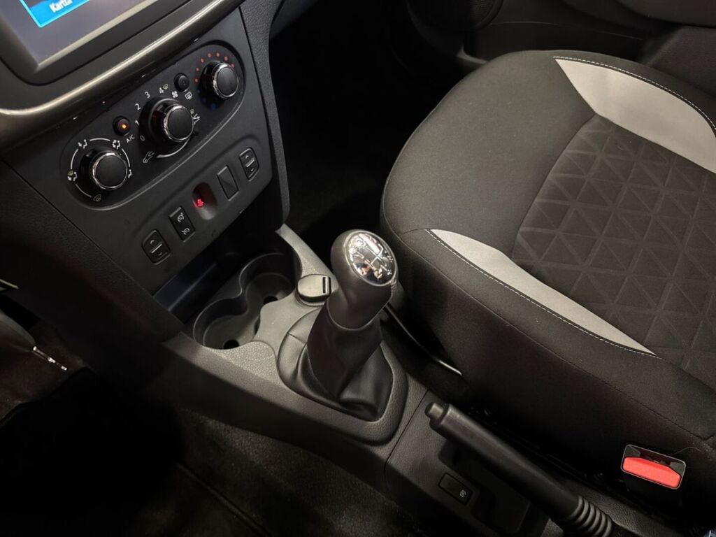 Dacia Sandero 2016 Sininen