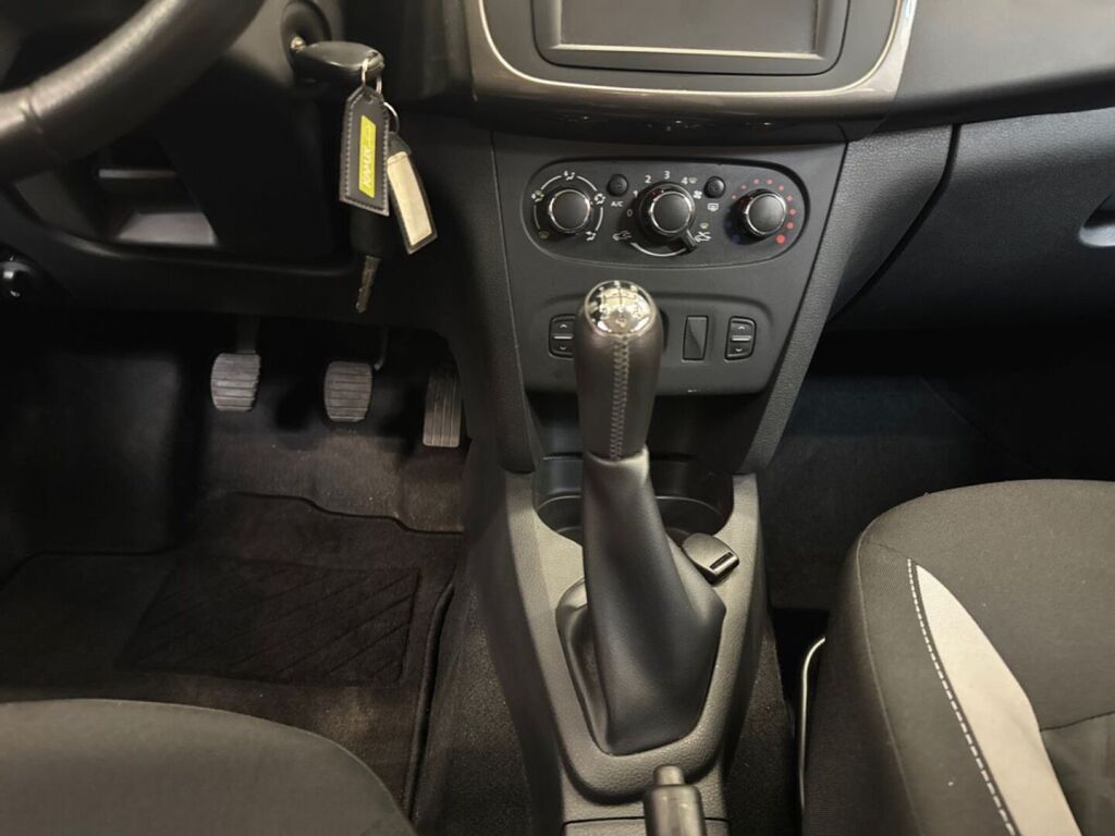 Dacia Sandero 2016 Sininen