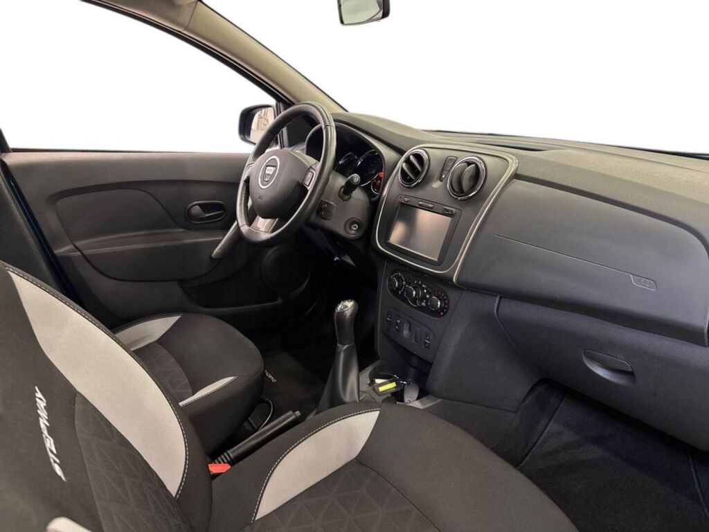 Dacia Sandero 2016 Sininen
