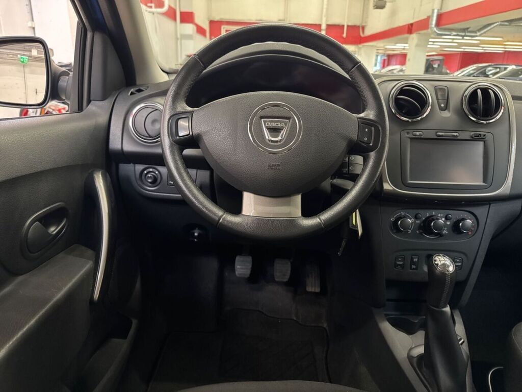 Dacia Sandero 2016 Sininen