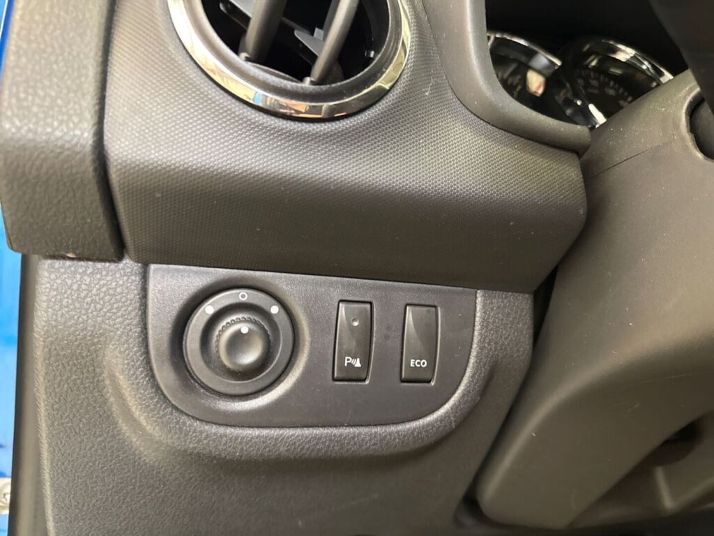 Dacia Sandero 2016 Sininen