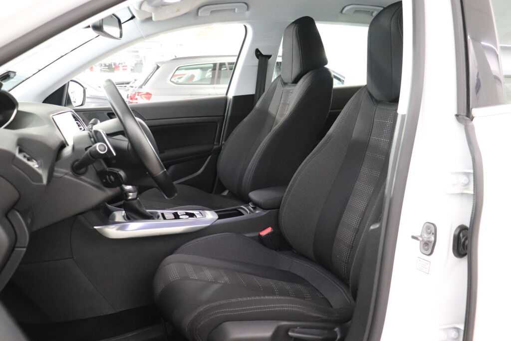 Peugeot 308 2016 Valkoinen