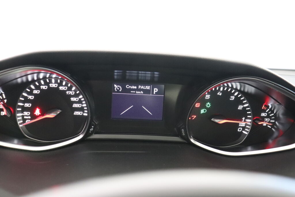 Peugeot 308 2016 Valkoinen