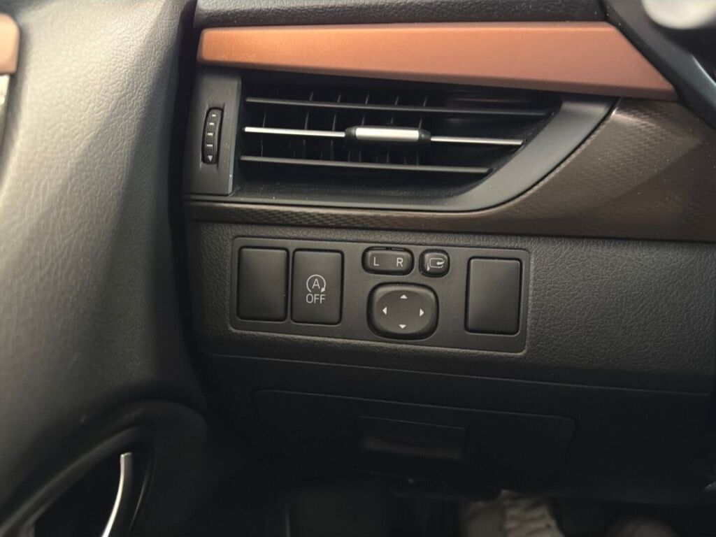 Toyota Avensis 2016 Harmaa