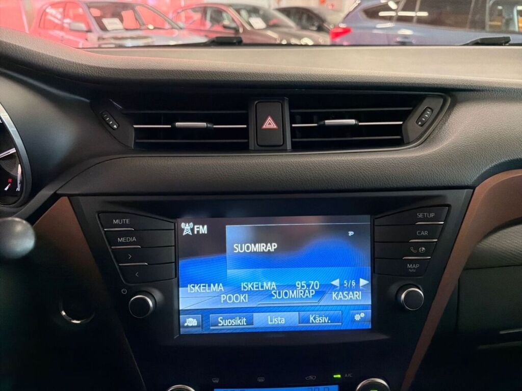 Toyota Avensis 2016 Harmaa
