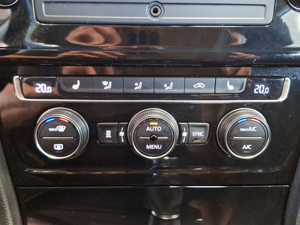 Volkswagen Golf 2016 Valkoinen