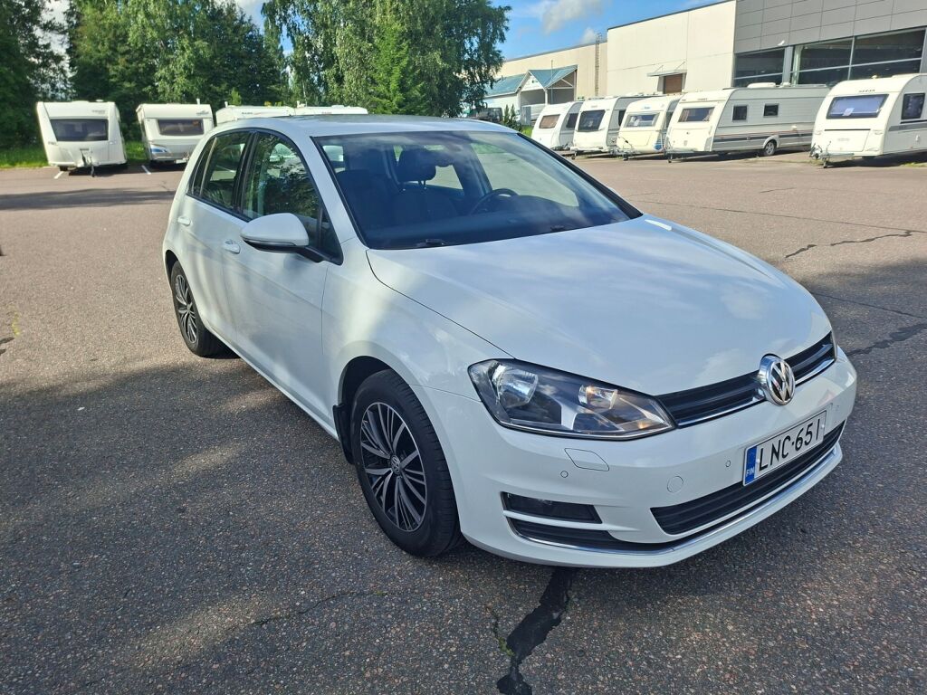 Volkswagen Golf 2016 Valkoinen