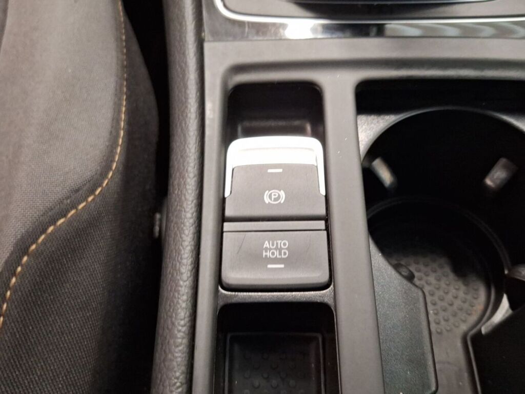 Volkswagen Golf 2016 Valkoinen
