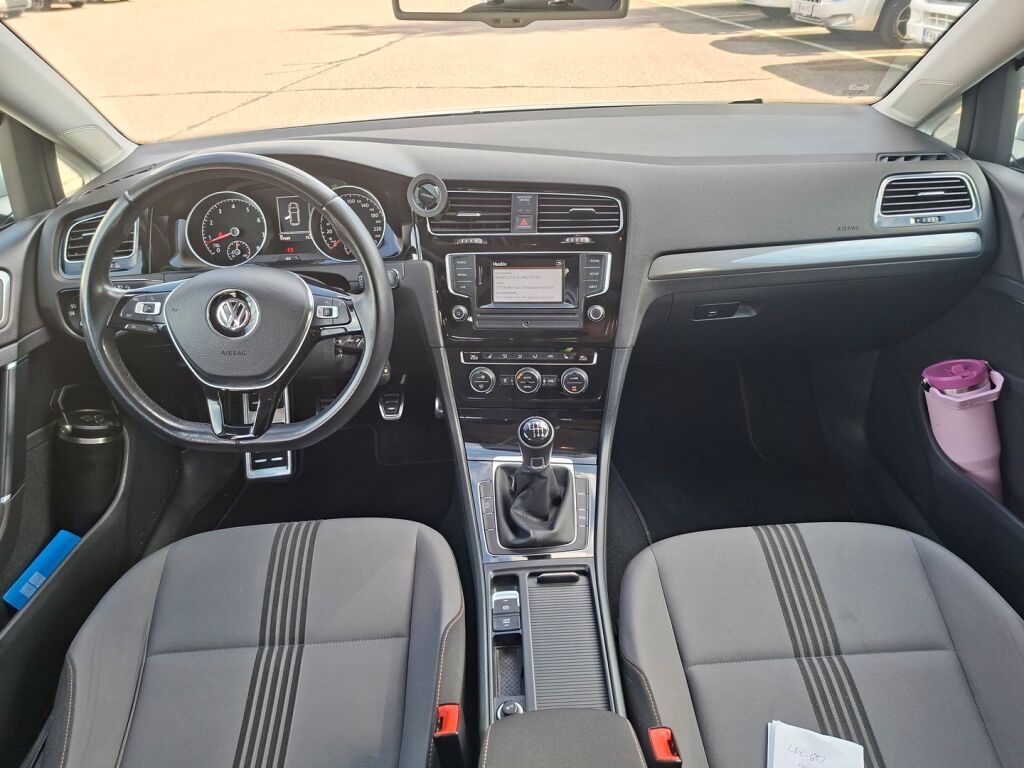 Volkswagen Golf 2016 Valkoinen