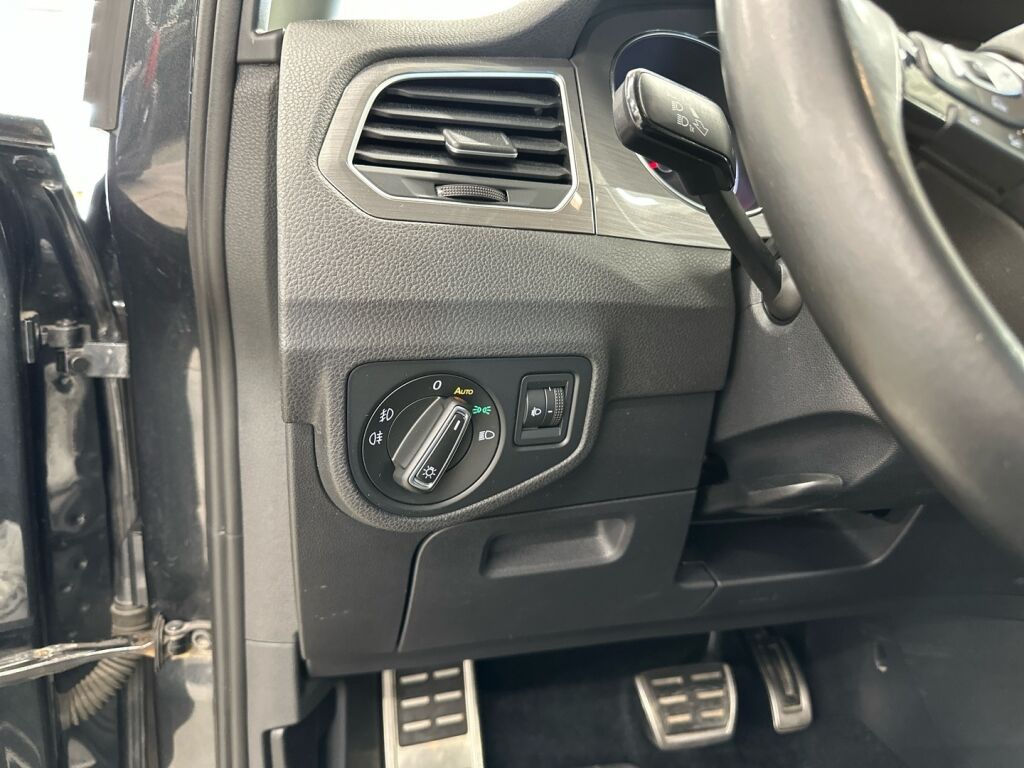 Volkswagen Golf Sportsvan 2016 Harmaa