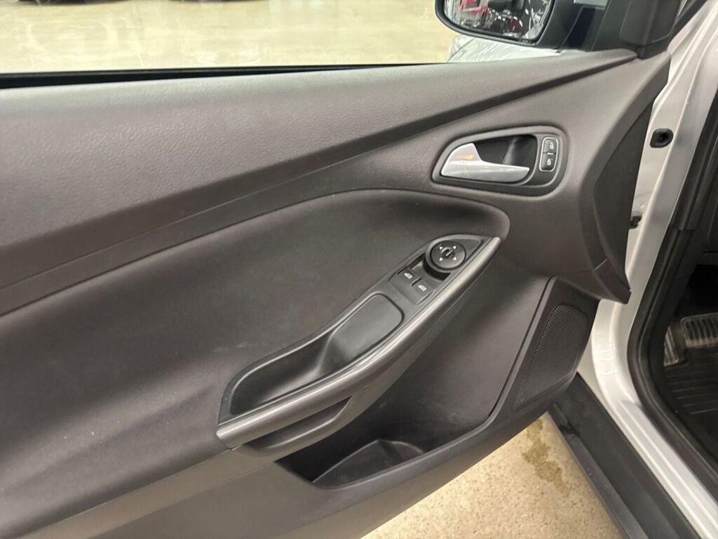 Ford Focus 2016 Harmaa