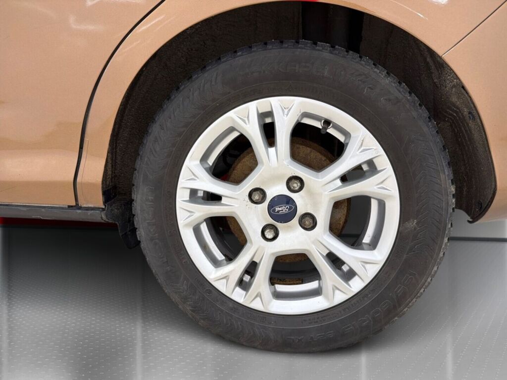 Ford B-Max 2016 Ruskea (beige)