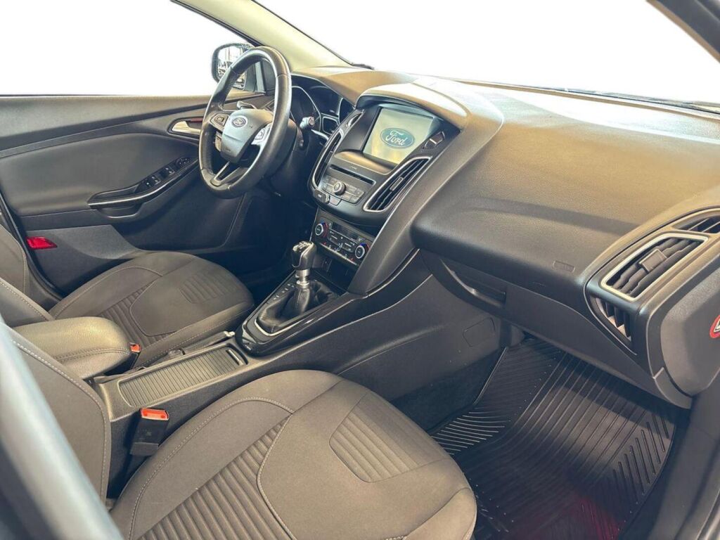 Ford Focus 2016 Harmaa
