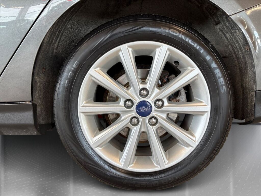Ford Focus 2016 Harmaa