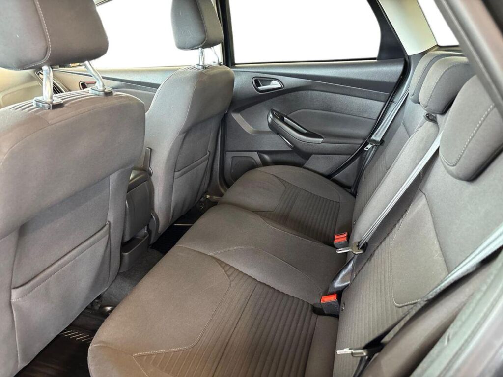 Ford Focus 2016 Harmaa