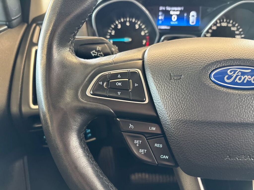 Ford Focus 2016 Harmaa