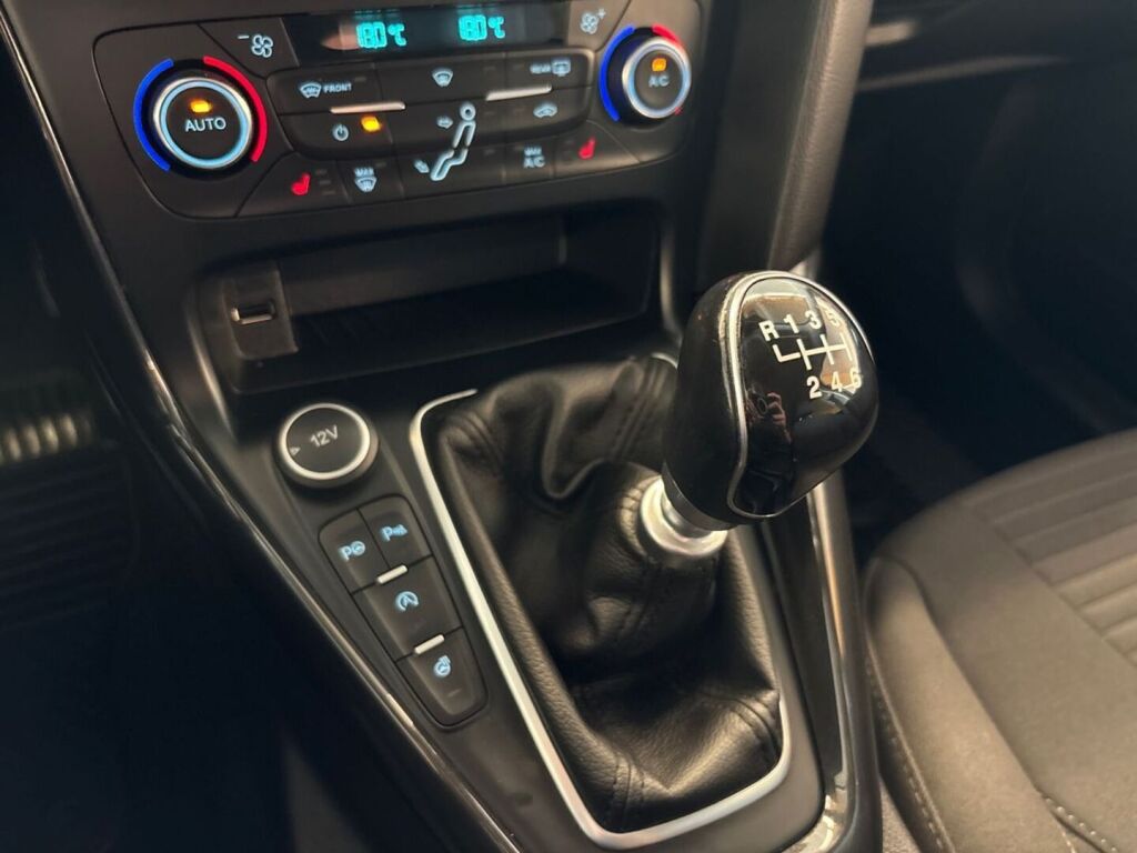 Ford Focus 2016 Harmaa