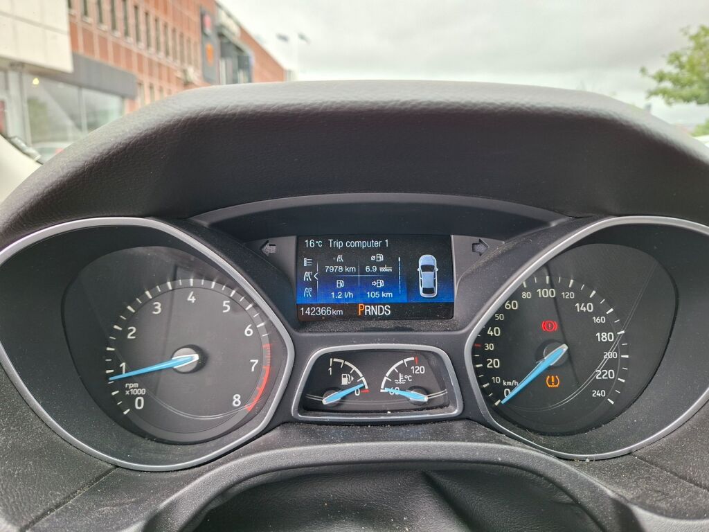 Ford Focus 2016 Musta