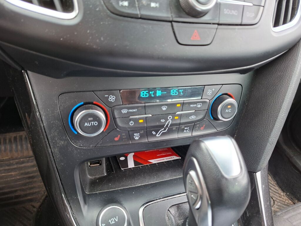 Ford Focus 2016 Musta