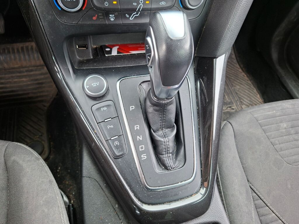 Ford Focus 2016 Musta