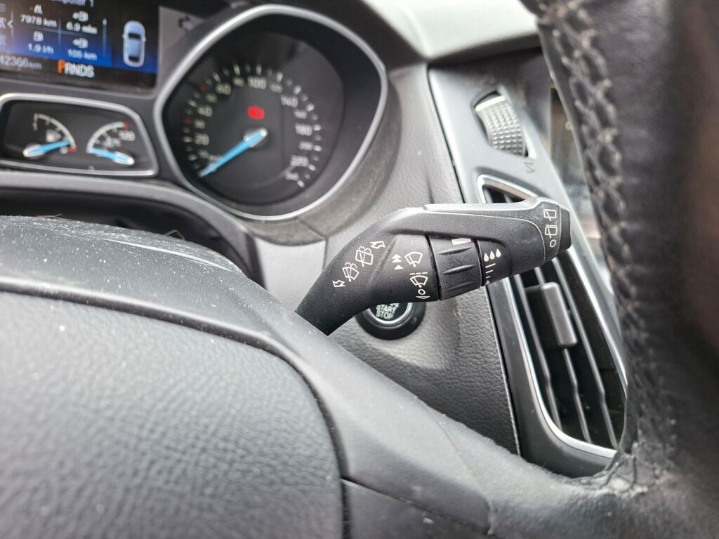 Ford Focus 2016 Musta