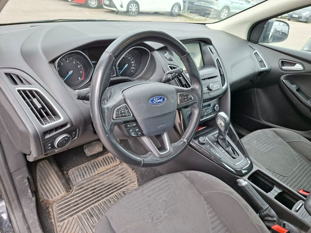 Ford Focus 2016 Musta