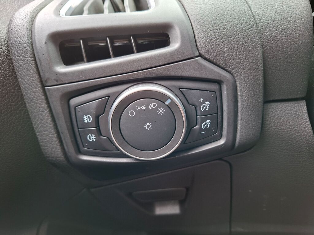 Ford Focus 2016 Musta
