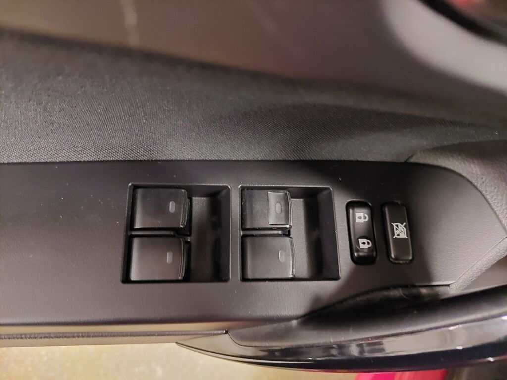 Toyota Auris 2016 Punainen