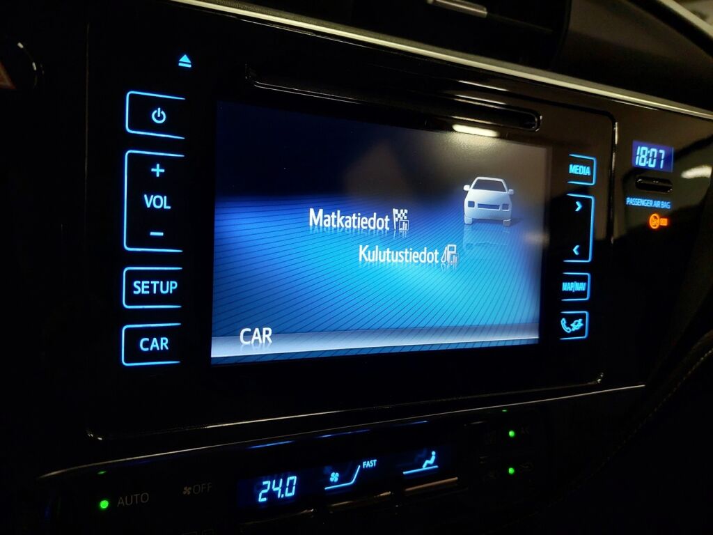 Toyota Auris 2016 Punainen