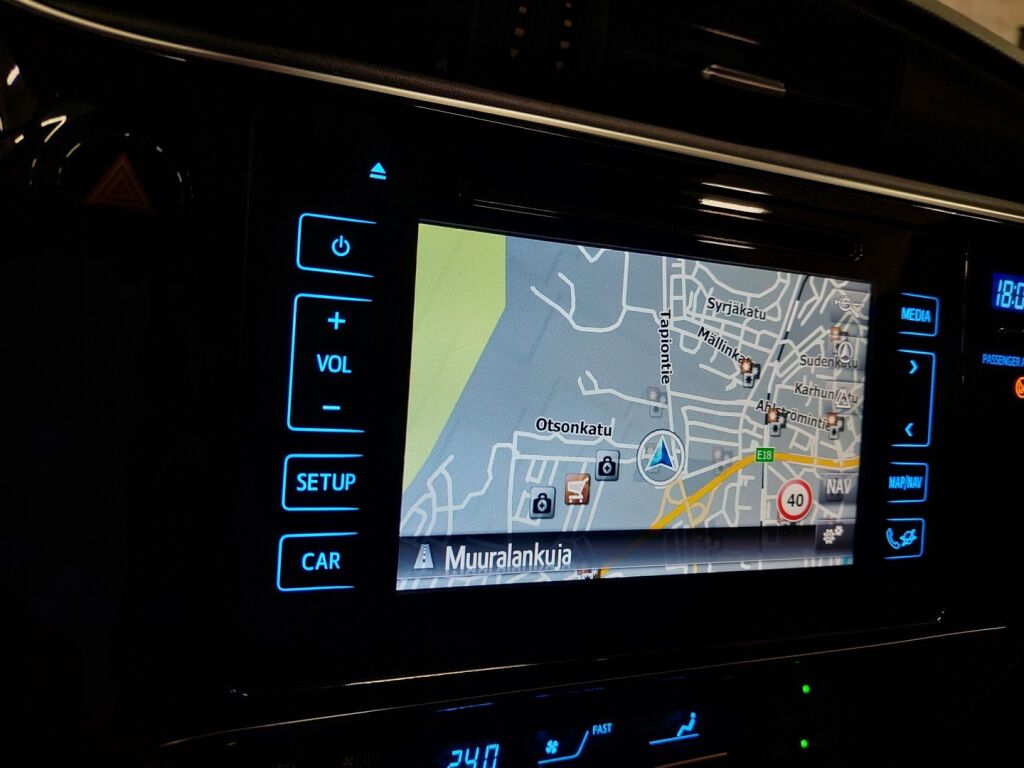 Toyota Auris 2016 Punainen