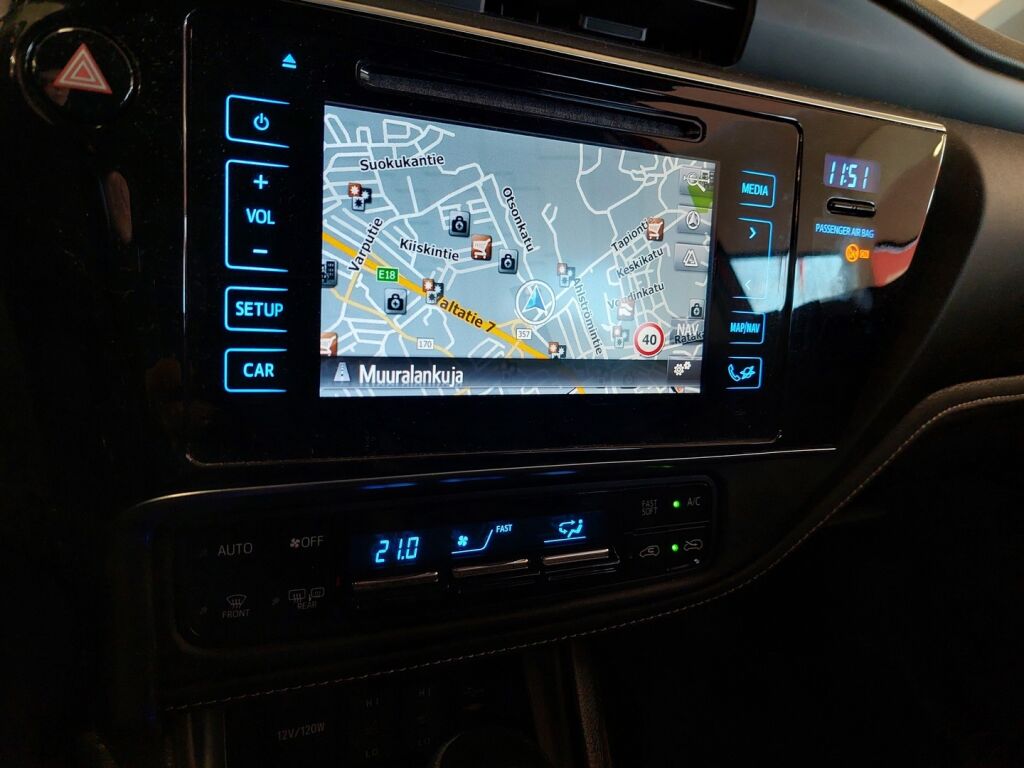 Toyota Auris 2016 Punainen