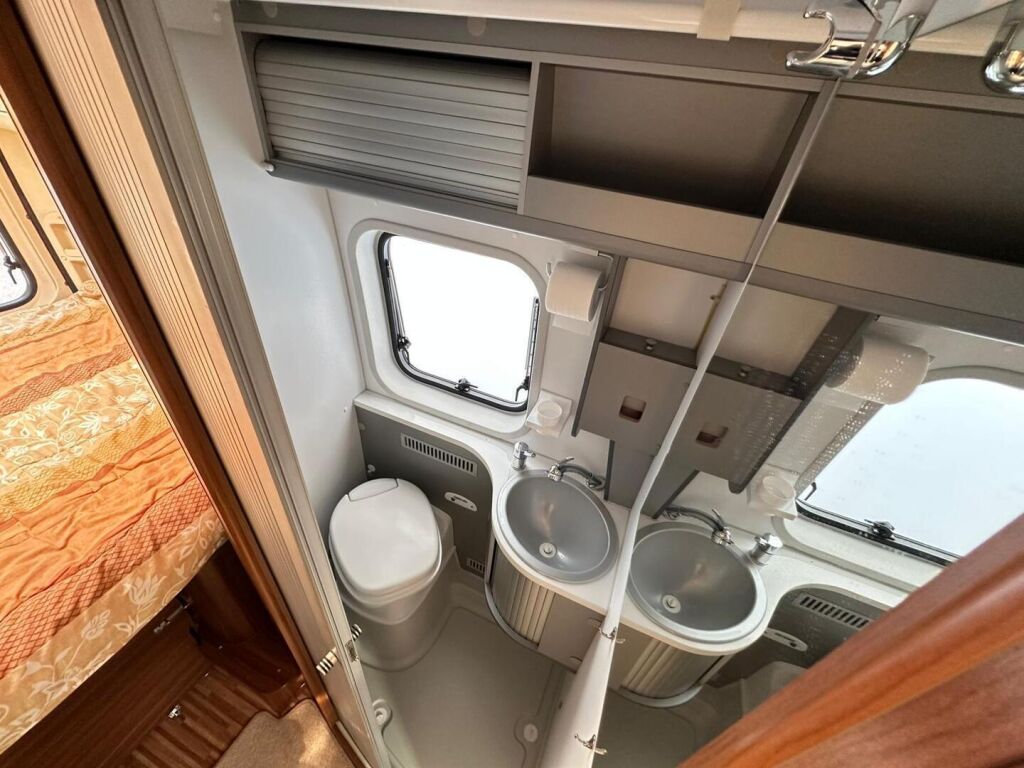 Adria Twin 600 SP 2016 Harmaa