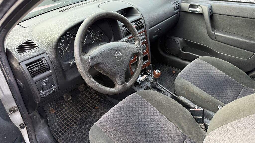 Opel Astra 2003 Hopea