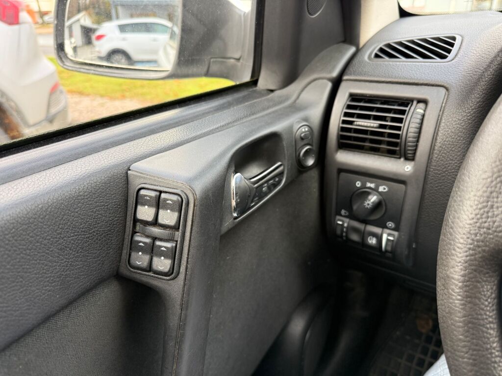 Opel Astra 2003 Hopea
